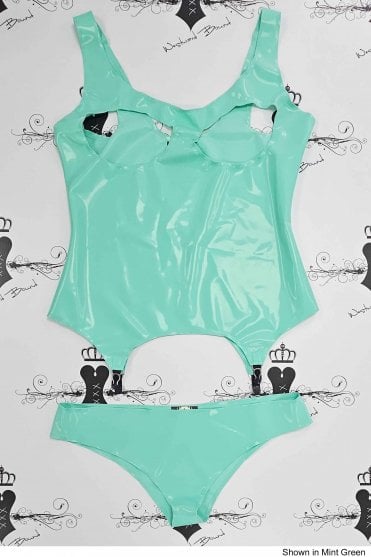 R0578 / R1505 Fashion designed open-bust Lipstick Latex Corselet and Briefs Set. Sizes still available: UK 12, 18